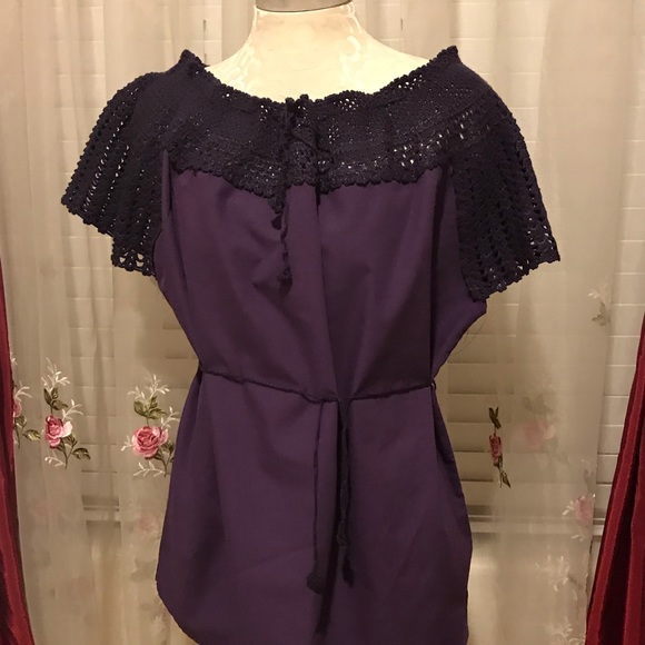 Blouses - Picture 1 of 5